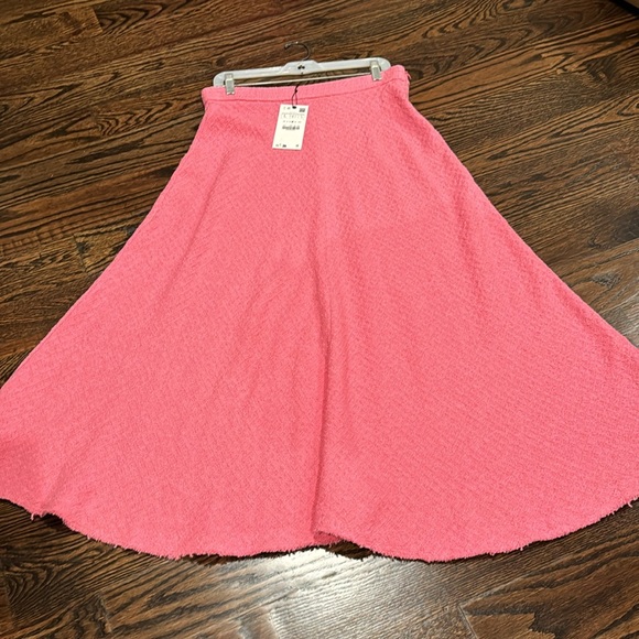 **NWT** Zara Tweed Textured Skirt - Picture 4 of 8